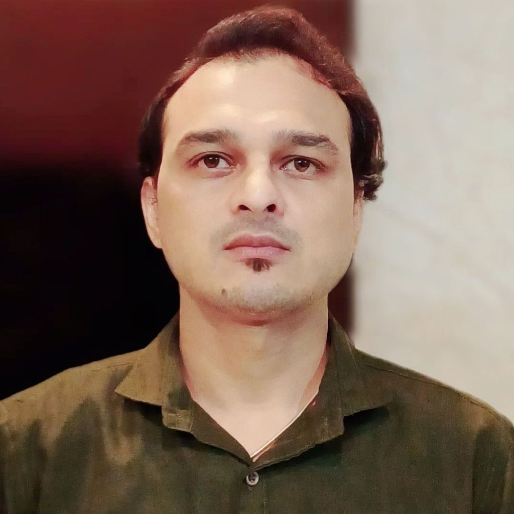 Meet the Founder
Ashish Kumar Bahekar
Educator | Content Creator | Founder of Apex Class
With a passion for simplifying the complex, Ashish founded Apex Class in Kamptee to bridge the gap between traditional textbooks and deep, conceptual understanding. As a dedicated educator and digital content creator, he has perfected a teaching style that combines academic rigor with an approachable "Hinglish" delivery.
Known for his unique use of whiteboard animations and story-driven science, Ashish believes that if a student is bored, they aren't learning. His mission is to empower every student—from Class 8 to those appearing for JEE and NEET—with the clarity and confidence they need to reach their academic "Apex."